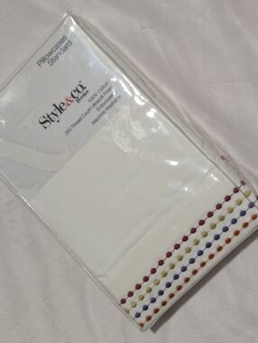 Style & Co. 2 Standard White Pillowcase Pair with Multicolor Dot Trim NEW